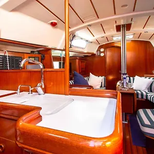 Botel Deliziosa Barca A Vela Con Parcheggio Gratuito., Sanremo